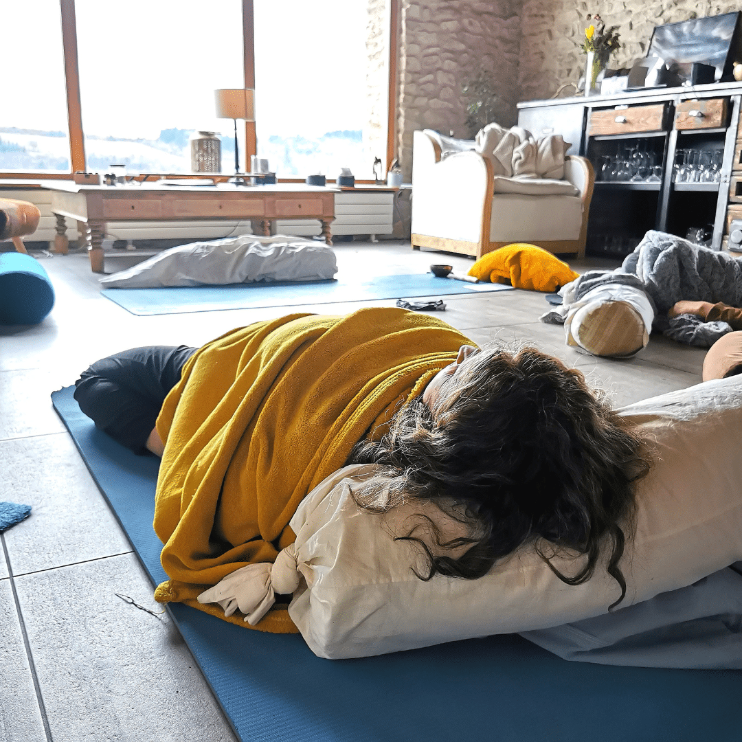 Yoga nidra, yoga du sommeil en ligne et en présentiel partout en France